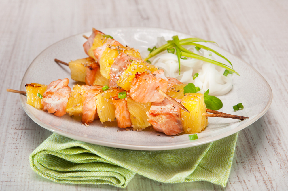 Brochettes de saumon à la mangue - Des recettes healthy saines et faciles