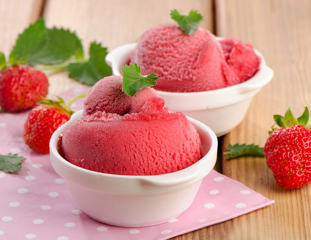 Glace à la fraise sans sorbetière