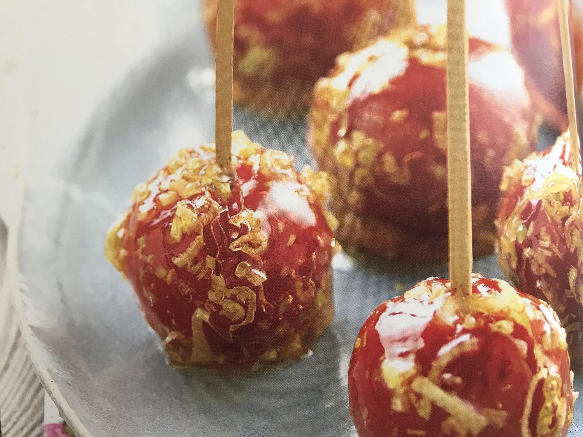 sucettes de tomates-cerises à la citronnelle