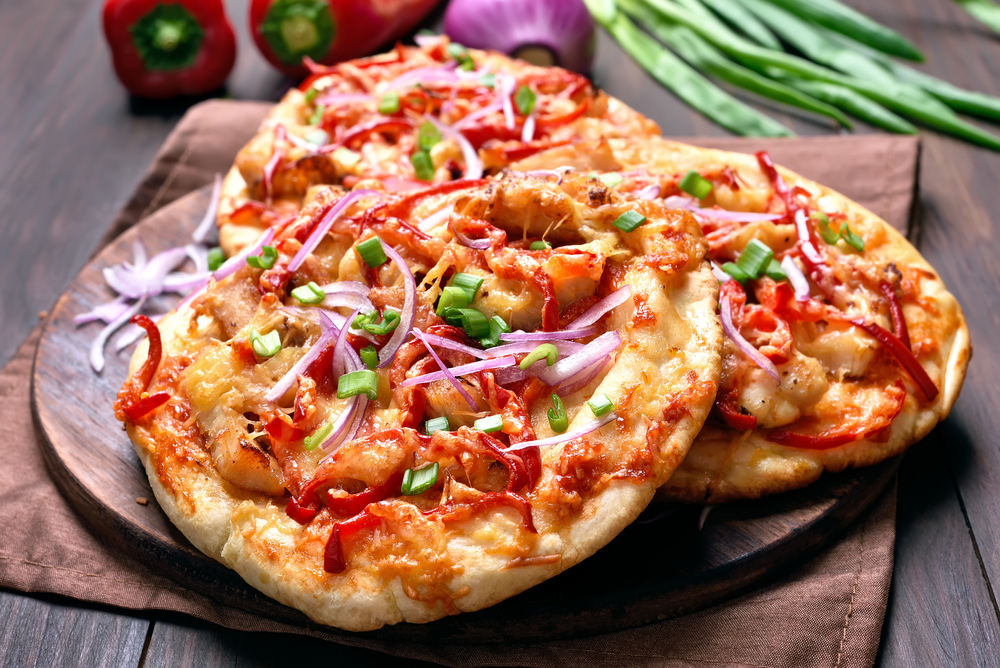 Naan au poulet façon pizza